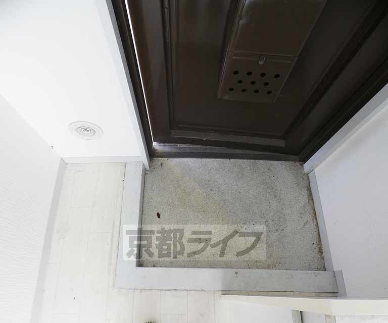 玄関　大きな段差がありません