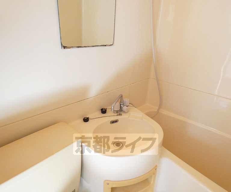 洗面設備　日当たり良好