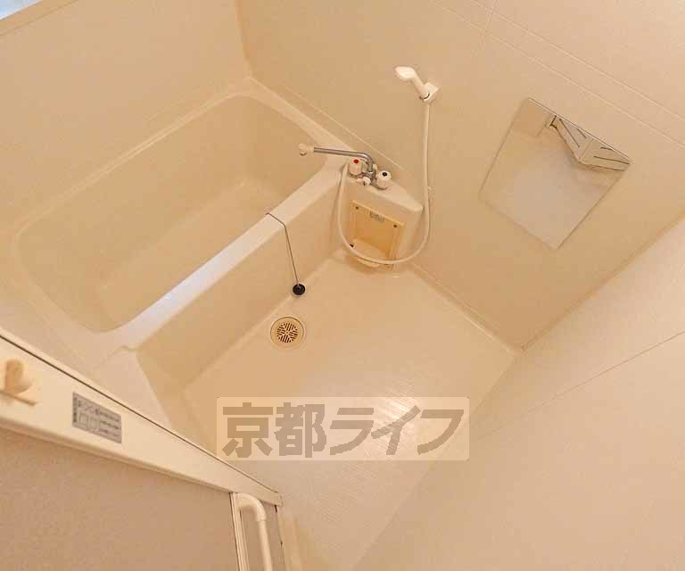 バス・シャワールーム　バスルームです。