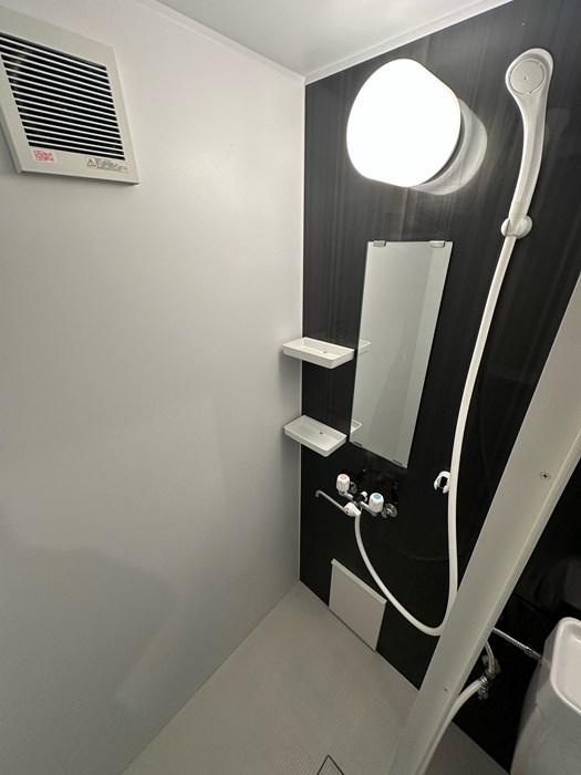 バス・シャワールーム　清潔感のあるシャワールームです！一日の疲れもすっきりリフレッ