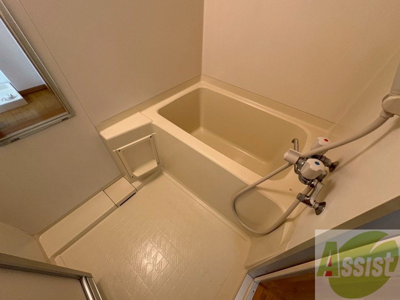 バス・シャワールーム　お風呂になります。一日の疲れを癒してくださいね。