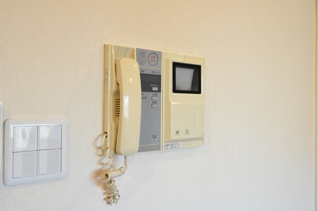 セキュリティ　モニター付きインターホン