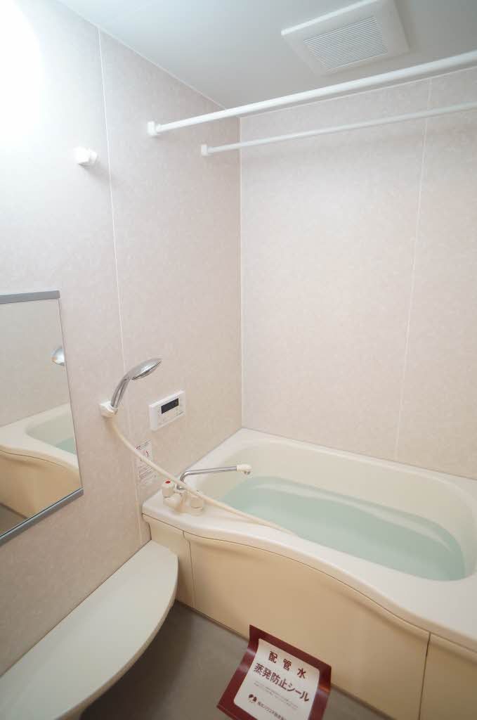 バス・シャワールーム　バスルーム