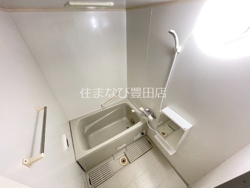 バス・シャワールーム　別室同型写真／反転