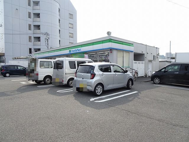 コンビニ　ファミリーマート静岡曲金5丁目（コンビニ）まで350m