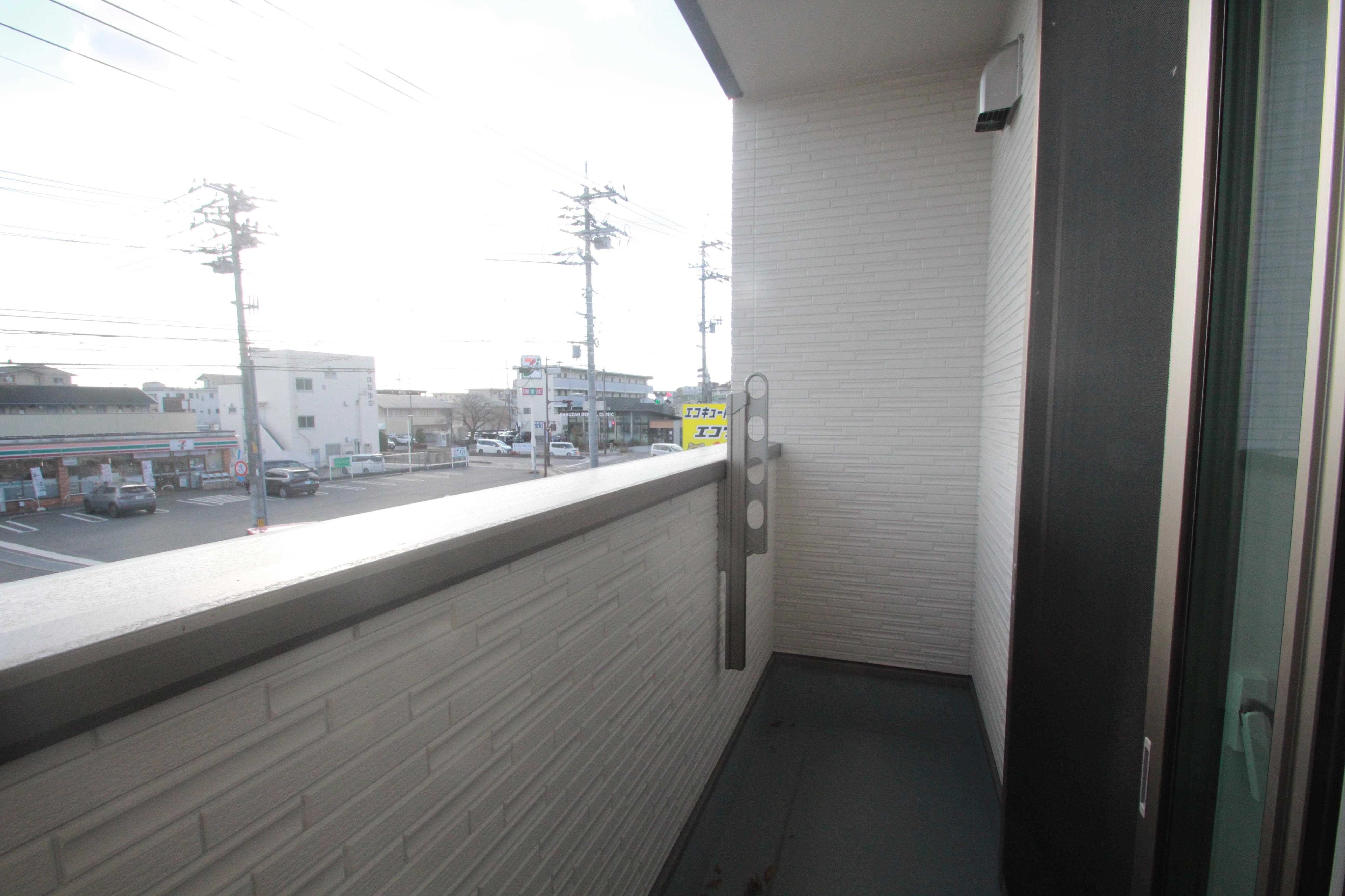 バルコニー　使いやすい広さのバルコニーです。