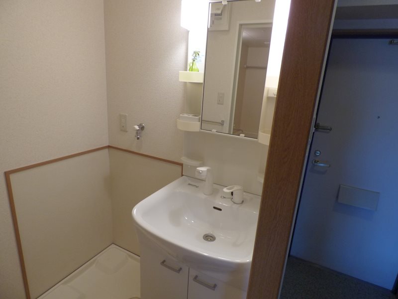 洗面設備　※同タイプの他のお部屋です