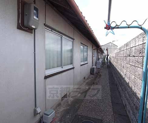 その他共有部分　玄関前の通路です。