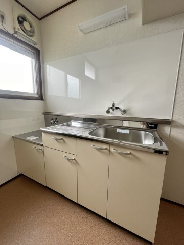 キッチン　ガスコンロ設置可能！※退去前のため前回の写真