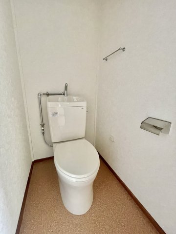 トイレ　嬉しいバストイレ別！※退去前のため前回の写真