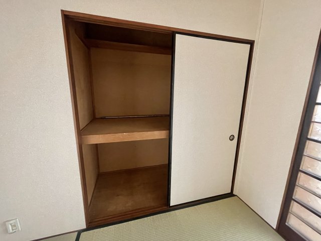 収納　各居室に収納スペースございます！※退去前のため前回の写真