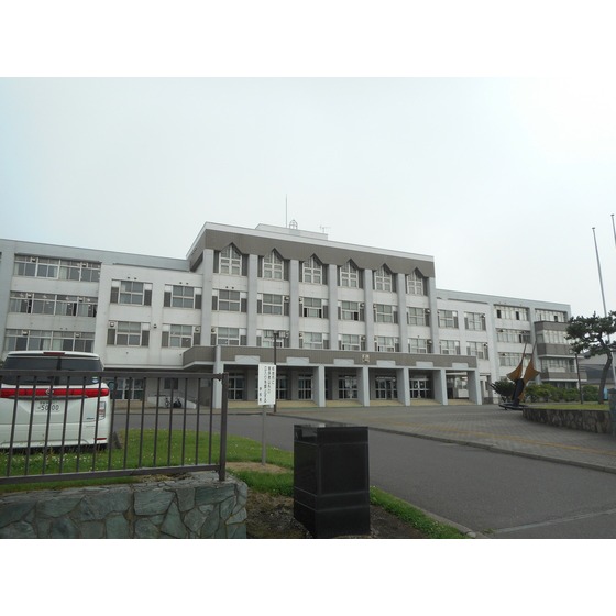 高校・高専　北海道室蘭栄高校（高校・高専）まで708m