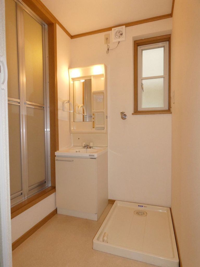 洗面設備　洗面化粧台・洗濯機置き場