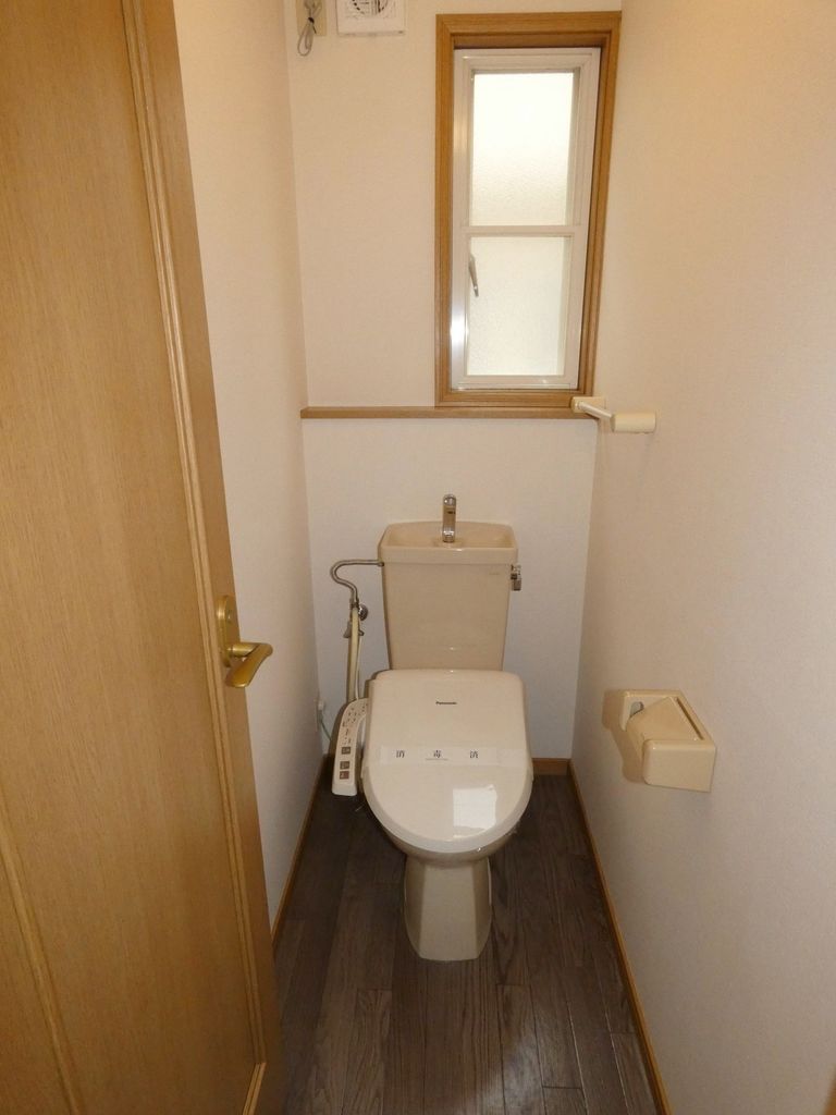 トイレ　温水洗浄機付き