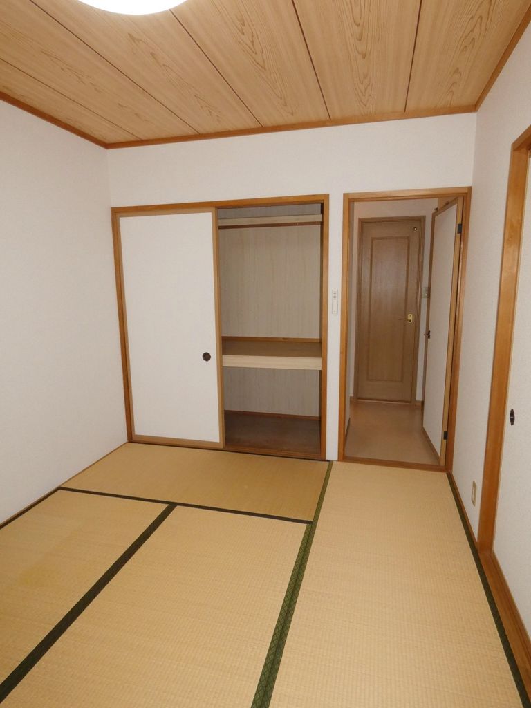 収納　和室　押入