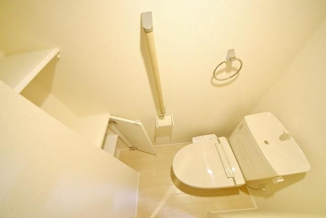 トイレ　温水洗浄便座です