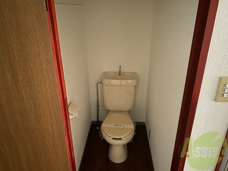 トイレ　こちらはトイレです。清潔感があり、安心して使用できます。