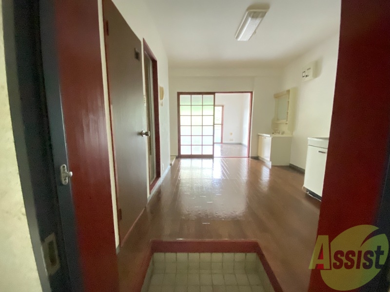 玄関　玄関の様子です。明るい印象ですね。気分もあがりそう。