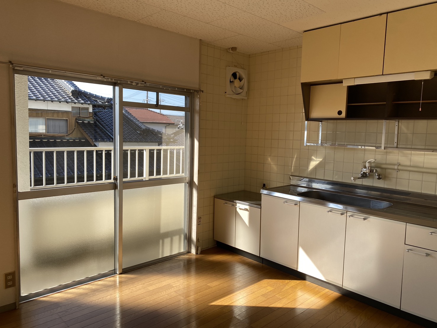 キッチン　ゆとりのあるキッチン♪ステンレスだから掃除も楽々！