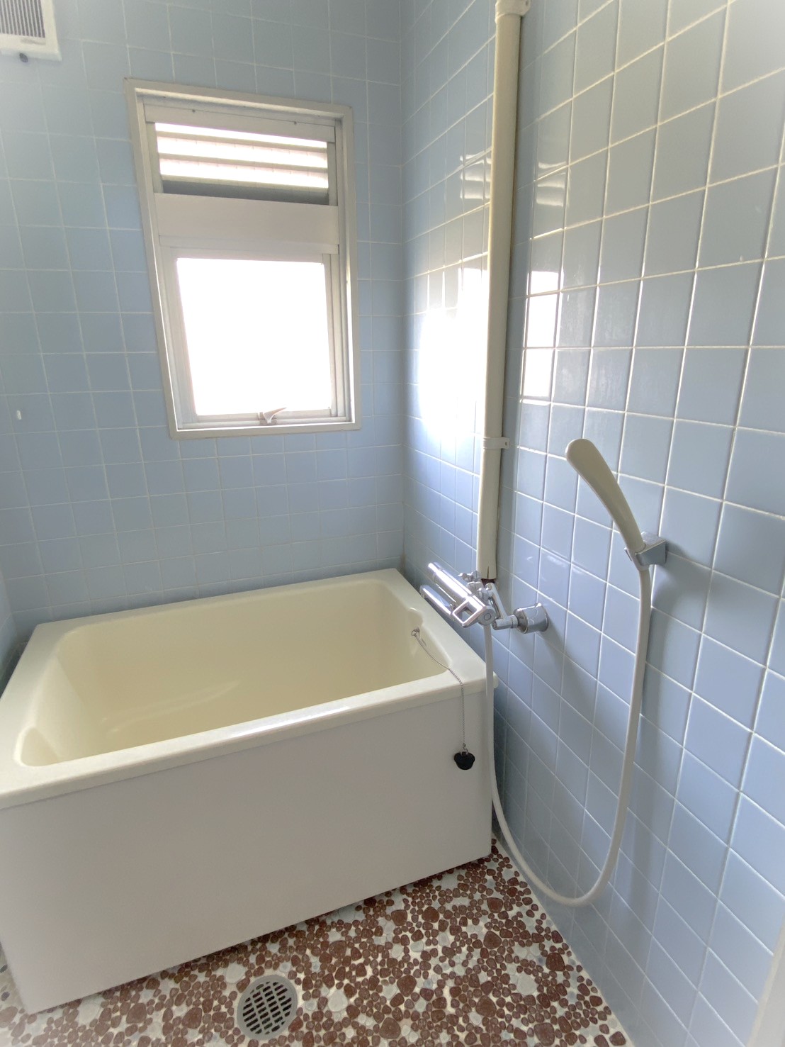 バス・シャワールーム　チョコミントアイスのようなかわいい配色のお風呂♪