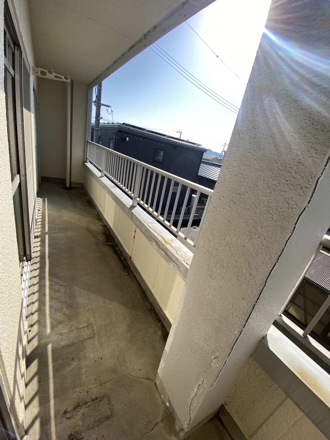 バルコニー　２部屋分突き抜けている南向きのバルコニー♪