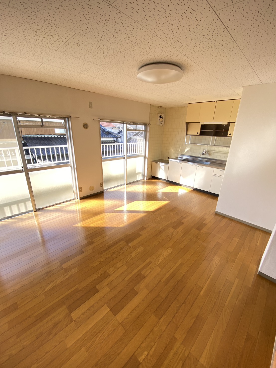 居室・リビング　南向きでパッと明るい広々ＬＤＫ♪