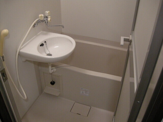 バス・シャワールーム　別室の参考写真です。※現況優先