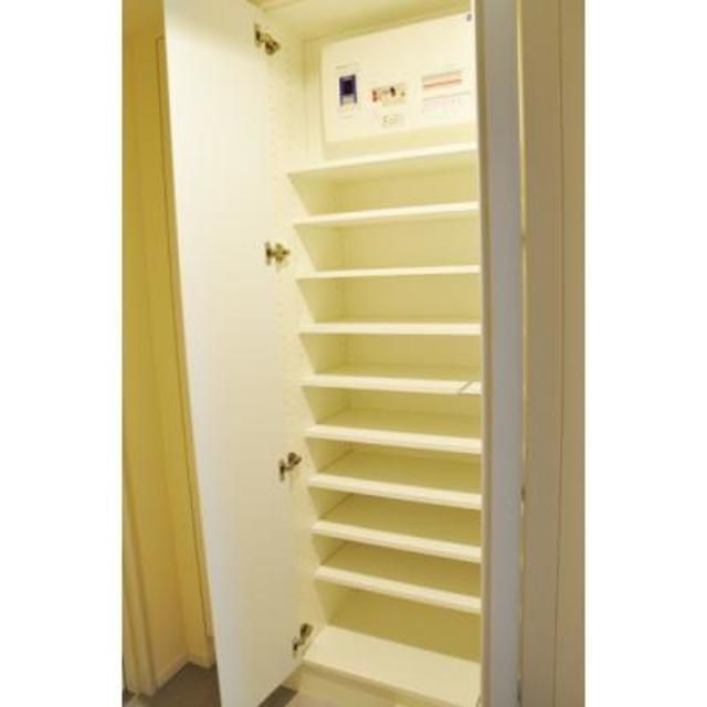 玄関　※写真は同タイプ住戸です。