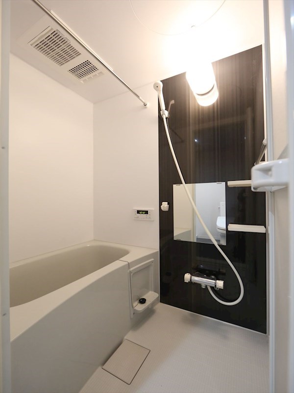 バス・シャワールーム　追い焚き機能付　オートバス機能付バスルーム