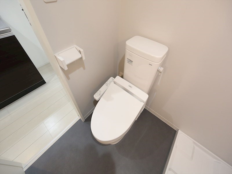 トイレ　温水洗浄暖房便座付トイレ