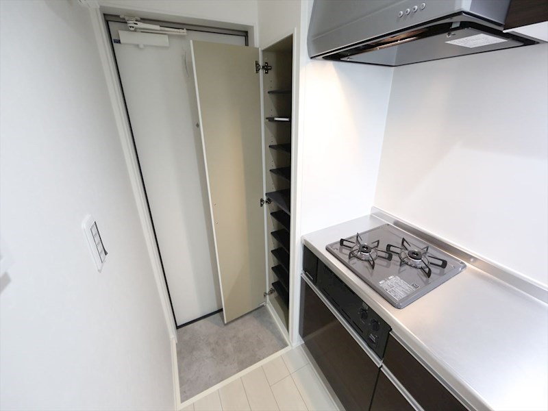 玄関　玄関　シューズボックス付（収納充実してます）