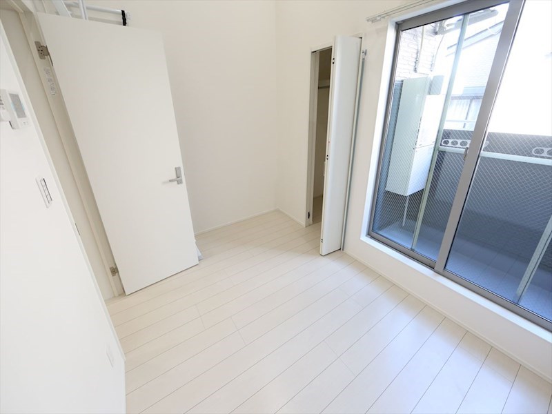 バルコニー　洋室5.2帖　ロフト4.7帖（収納でも使えます）