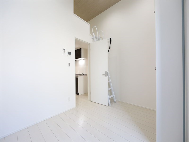 居室・リビング　洋室5.2帖　ロフト4.7帖（収納でも使えます）