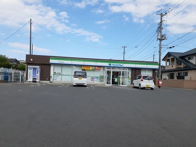 コンビニ　ファミリーマート原町南店（コンビニ）まで650m