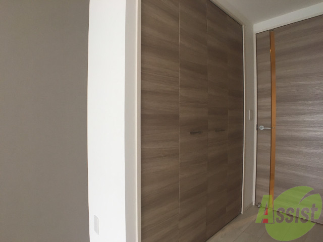 収納　収納はこちらのクローゼットをお使いください。