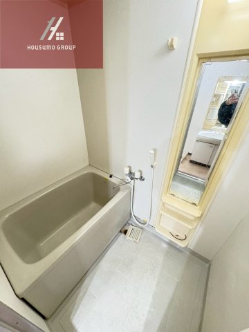 バス・シャワールーム　落ち着いた空間のお風呂です