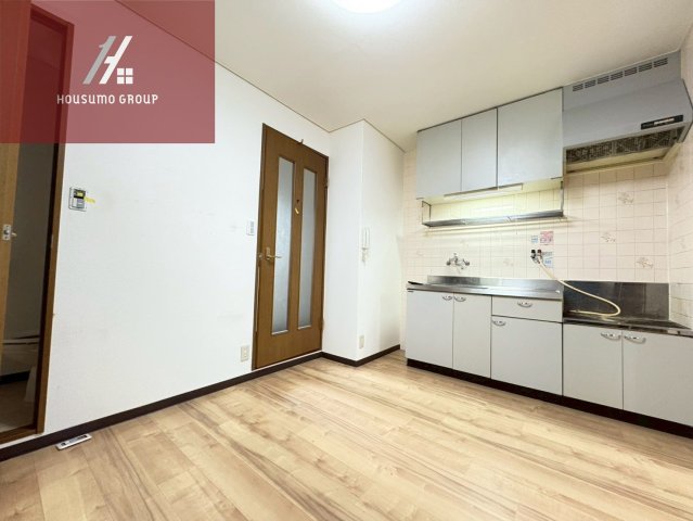 居室・リビング　こちらのリビングで趣味の時間をお楽しみください