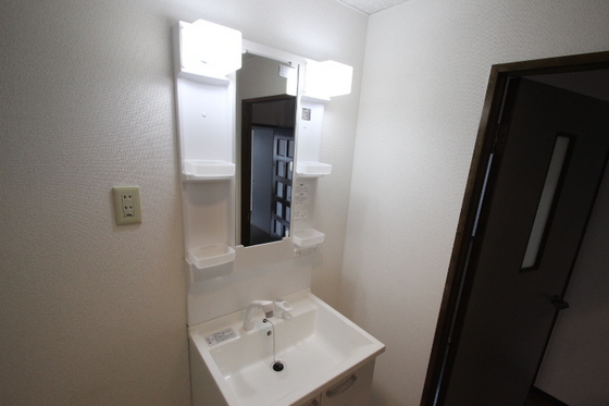 洗面設備　※別部屋の写真です