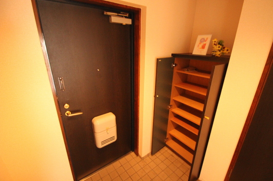 玄関　※別部屋の写真です