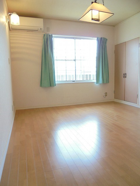 居室・リビング　写真は202号室です（参考）