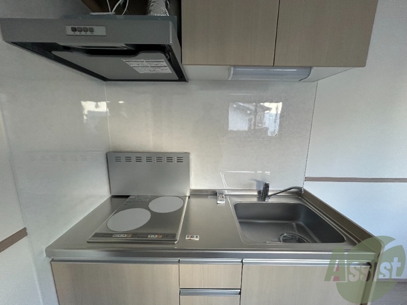 キッチン　２口のＩＨコンロがついたシステムキッチンです。