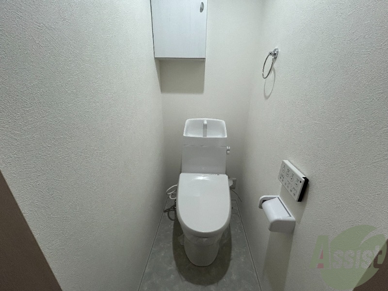 トイレ　トイレは温水洗浄便座となっており、快適にお使いいただけます。