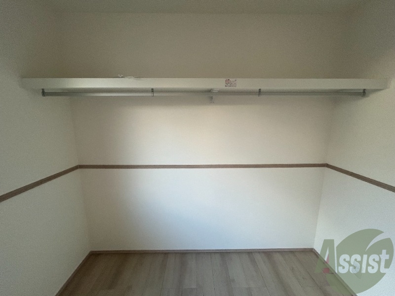 収納　収納はこちらのオープンクローゼットをお使いください。