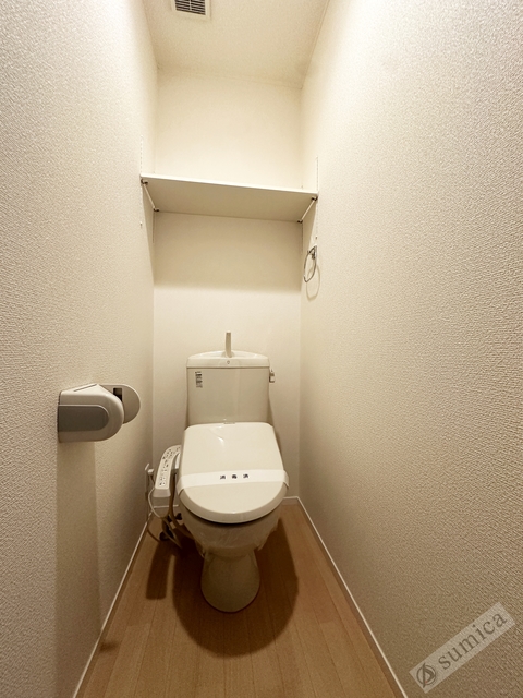 トイレ　温水洗浄便座付き♪♪