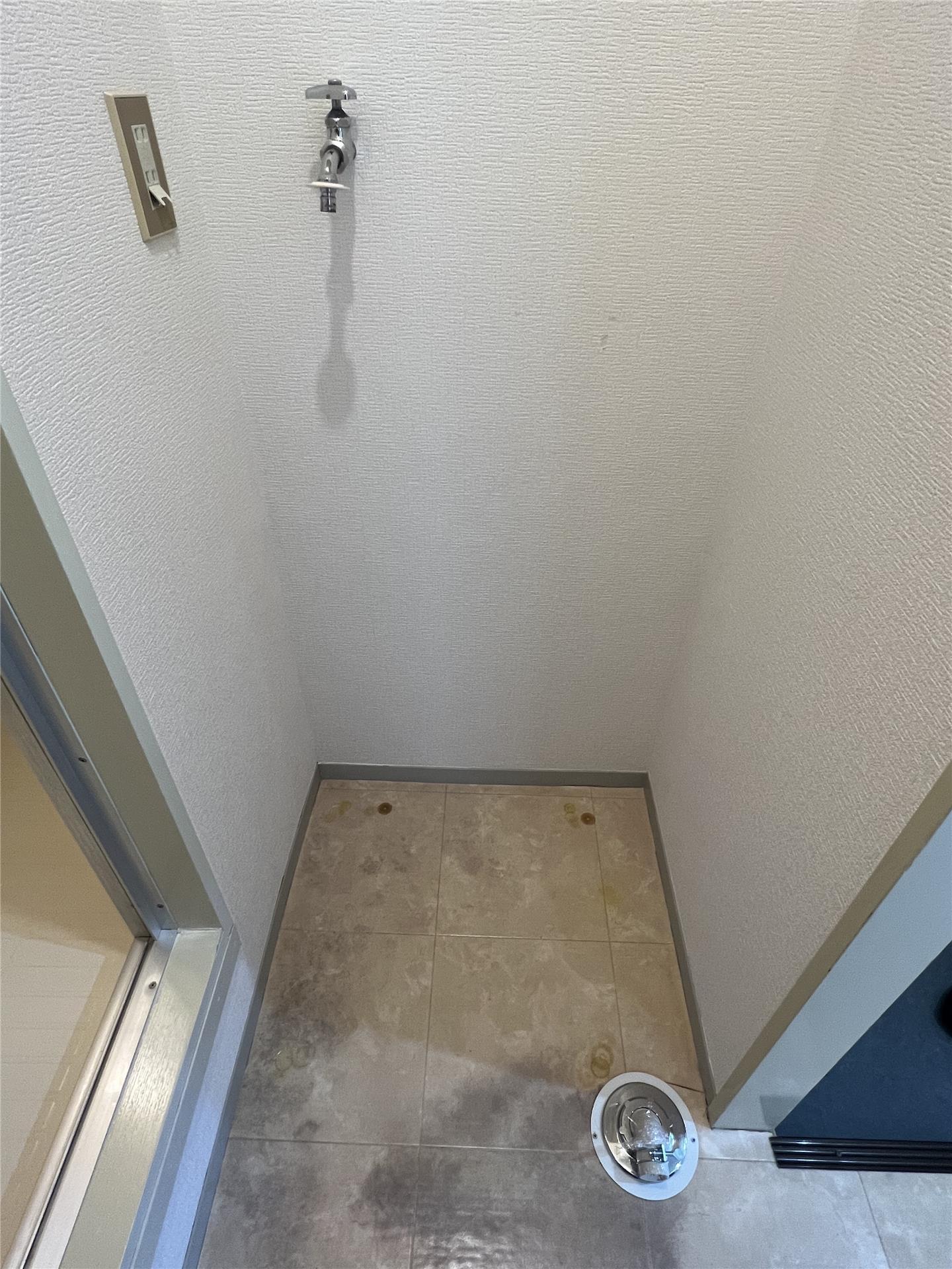 洗面設備　洗濯機置き場