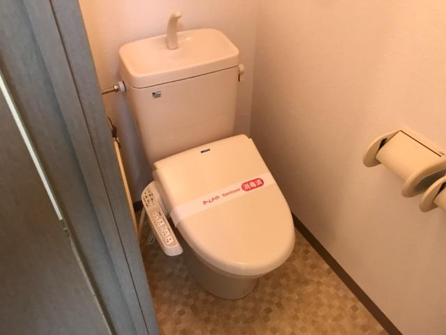トイレ　温水暖房便座