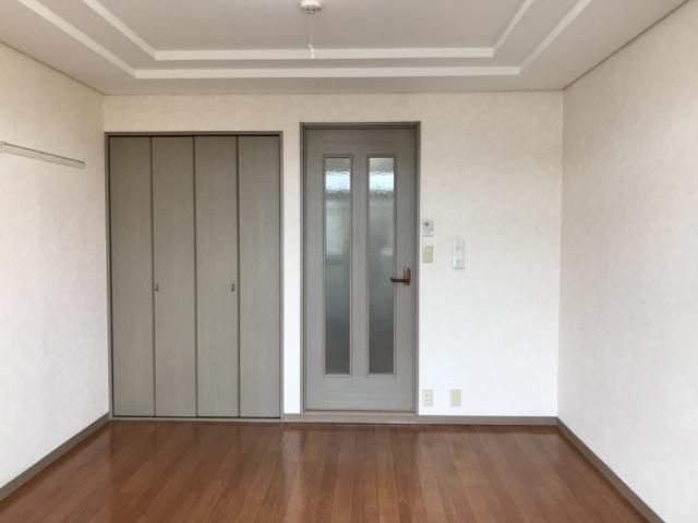 居室・リビング　室内