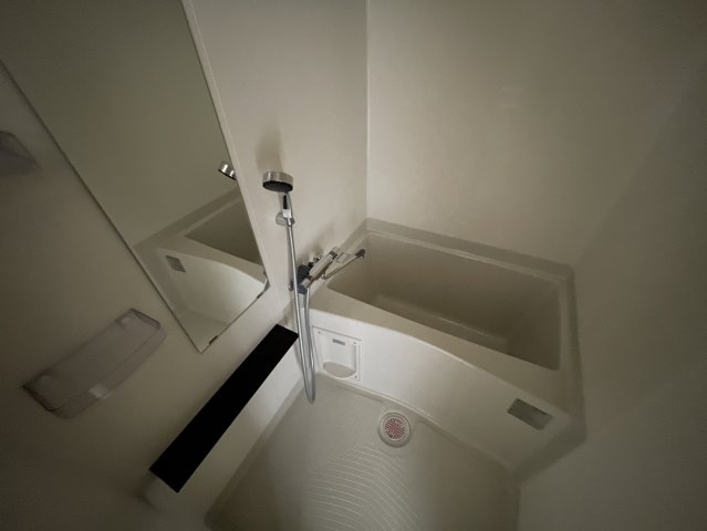 バス・シャワールーム　同物件別部屋写真