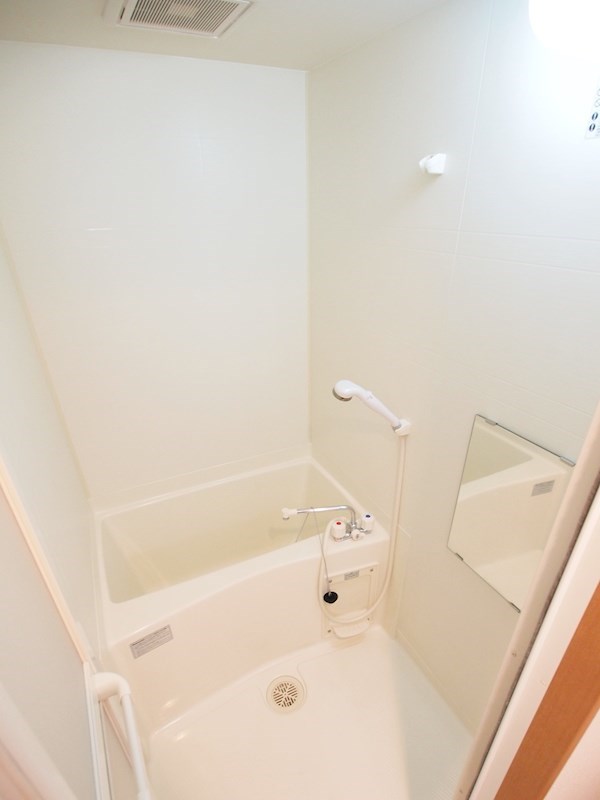 バス・シャワールーム　室内設備もきれいにしています♪
