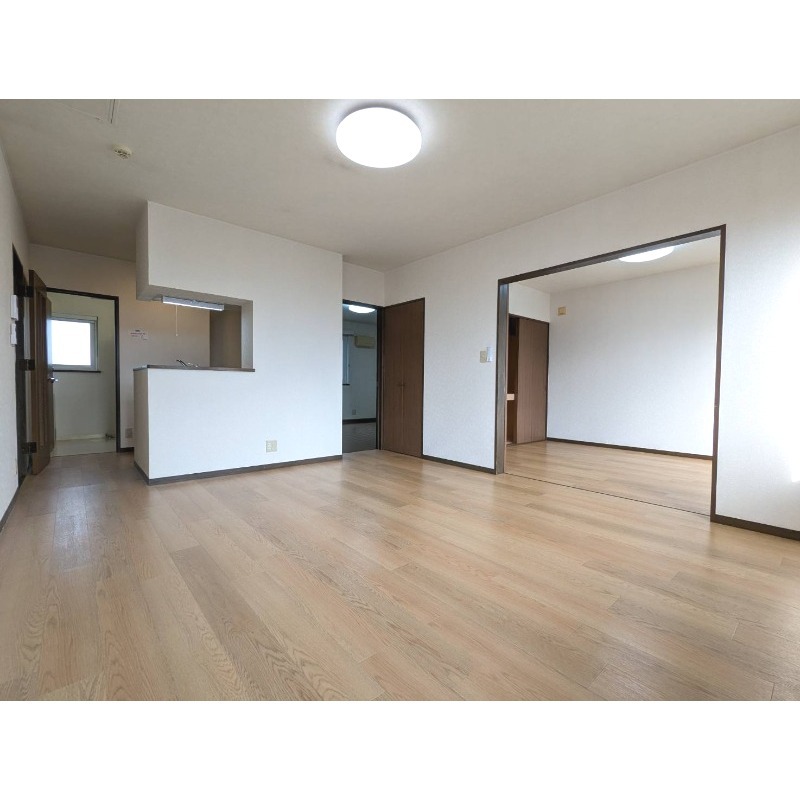 居室・リビング　内装